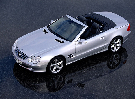 Дорогой, роскошный и очень быстрый Mercedes-Benz SL-class (R230) имел два типа кузова — родстер и купе.