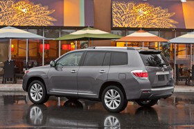 Автомобиль Toyota Highlander Hybrid
