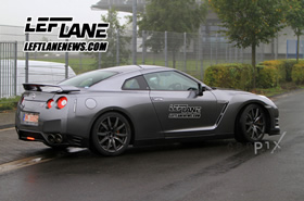 Автомобиль Nissan GT-R 2012 модельного года