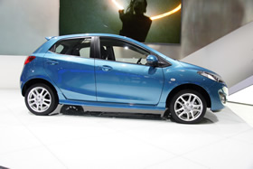 Автомобиль Mazda2
