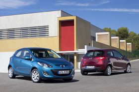 Автомобиль Mazda2