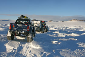 Автомобили Toyota Hilux в Антарктике Автомобили Toyota Hilux в Антарктике