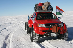 Автомобили Toyota Hilux в Антарктике