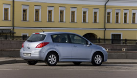 Автомобиль Nissan Tiida Автомобиль Nissan Tiida