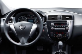 Автомобиль Nissan Tiida