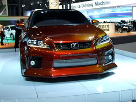 Автомобиль Lexus CT 200h