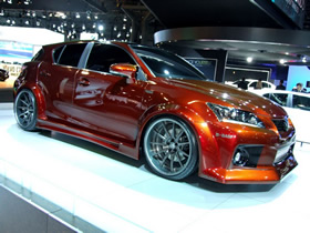 Автомобиль Lexus CT 200h