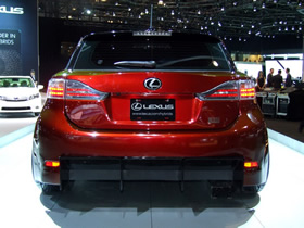 Автомобиль Lexus CT 200h