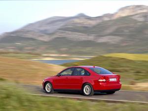 Volvo S40 - новый стиль, нового автомобиля