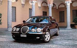 Jaguar отзывает 67 000 автомобилей для ремонта