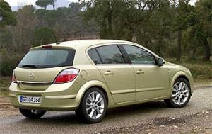 200-сильная Opel Astra появится уже в октябре этого года