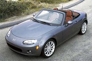 Mazda показала новое поколение родстера MX-5