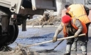 Латание дыр во дворах Кишинева