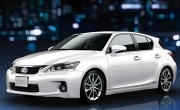Lexus обвновляет CT 200h