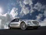 Mercedes F 700